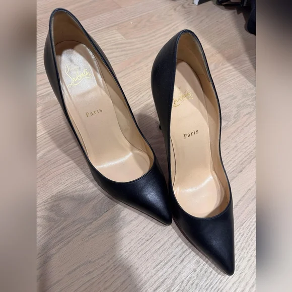 Elegant Black Leather Women's Heels - Picture 4 of 9